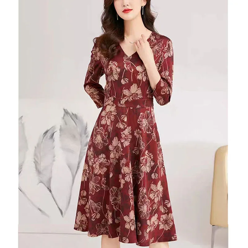 Harajuku Fashion Corset V-neck Dress Summer New Temperament Slim Middle Age Women Comfortable Office Appear Thin Printing Dress
Harajuku Fashion Corset V-neck Dress Summer New Temperament Slim Middle Age Women Comfortable Office Appear Thin Printing Dress