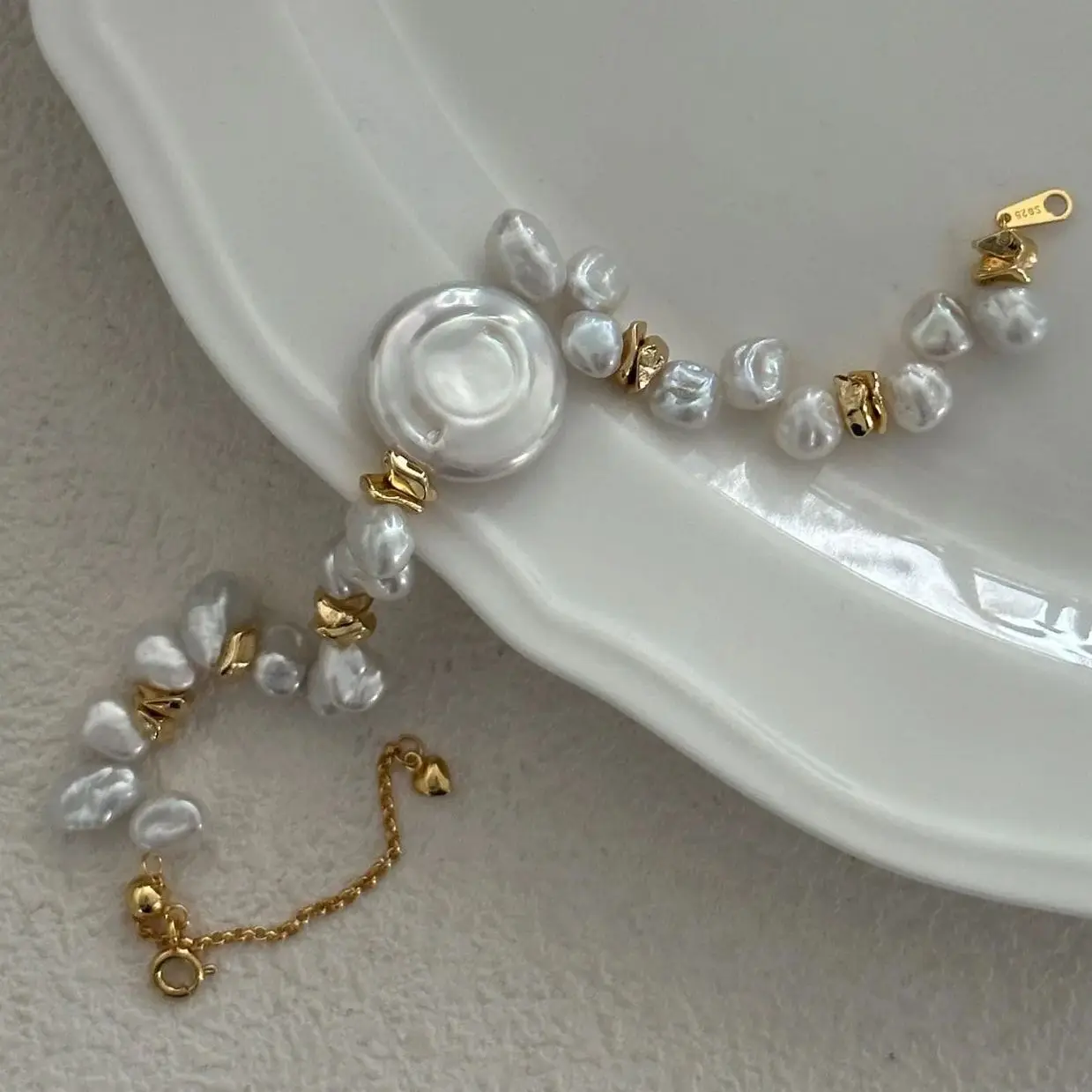 Unique Baroque Pearl Bracelet With 18K Gold Plated Clasp Natural Freshwater Pearl Bracelet Elegant Pearl Jewelry Gift for Women 
Unique Baroque Pearl Bracelet With 18K Gold Plated Clasp Natural Freshwater Pearl Bracelet Elegant Pearl Jewelry Gift for Women