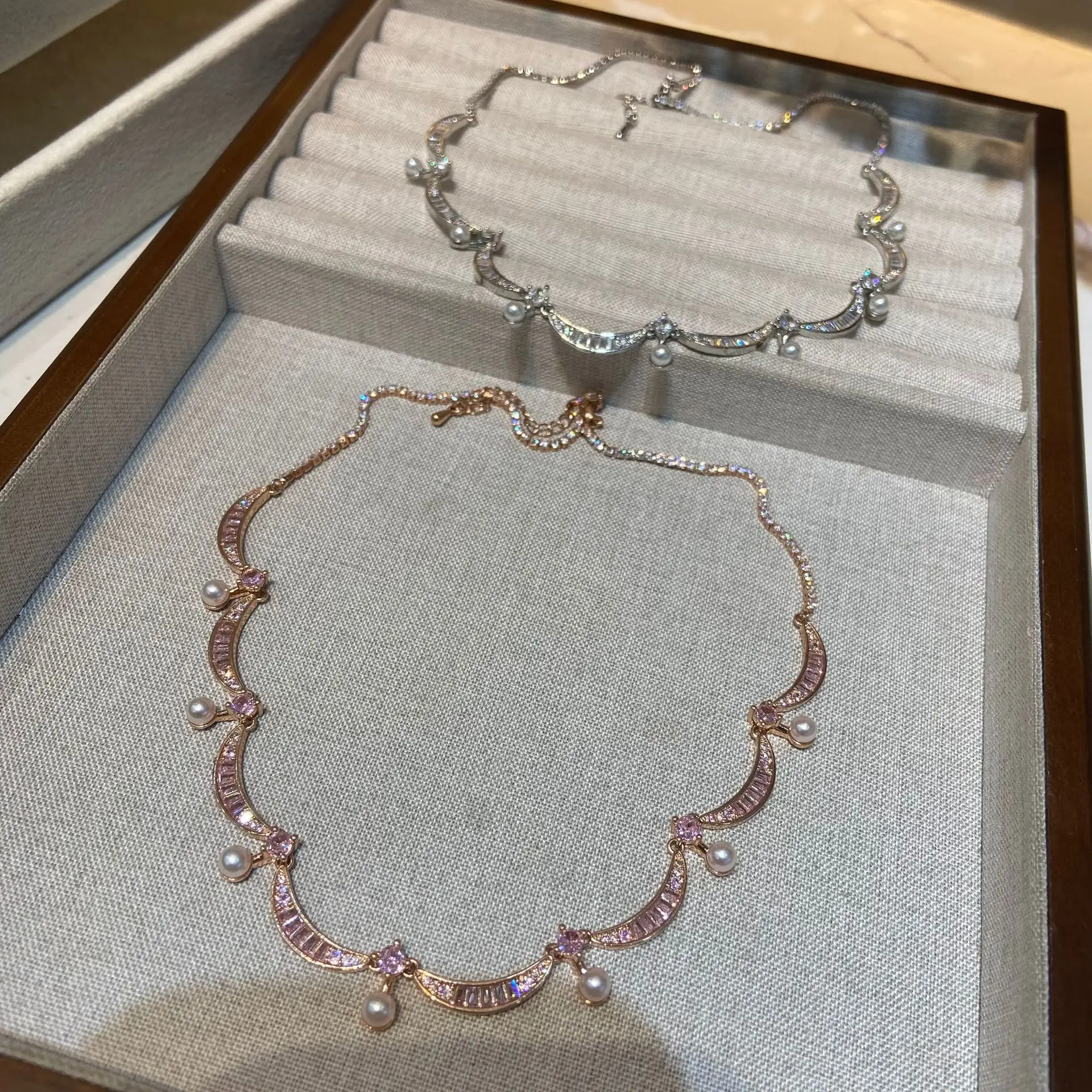 Wave Pearl Zircon Sweet and Gorgeous Necklace
Wave Pearl Zircon Sweet and Gorgeous Necklace