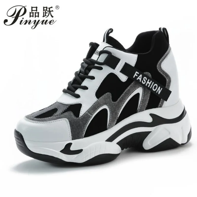 Женские кроссовки на танкетке 9 см, массивная обувь для папы, вулканизированная обувь на каблуке из натуральной кожи, увеличенная высота, ботинки 34-39
Женские кроссовки на танкетке 9 см, массивная обувь для папы, вулканизированная обувь на каблуке из натуральной кожи, увеличенная высота, ботинки 34-39