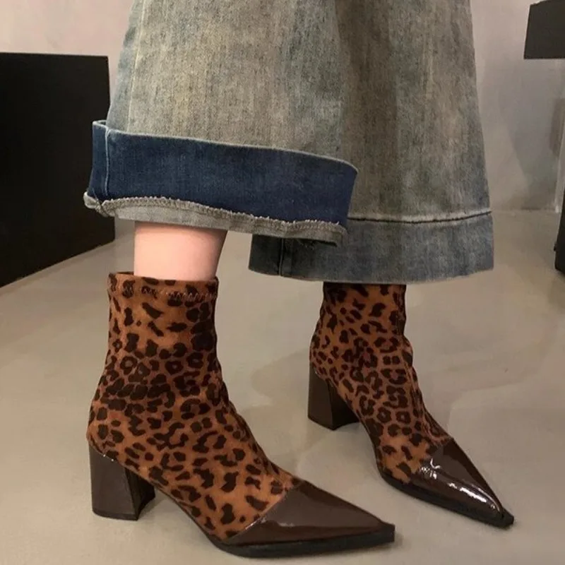 Leopard Women Ankle Boots Sexy Pointed Toe High Heels Shoes Suede Designer 2025 Trend New Winter Chelsea Fashion Boots Pumps
Leopard Women Ankle Boots Sexy Pointed Toe High Heels Shoes Suede Designer 2025 Trend New Winter Chelsea Fashion Boots Pumps
