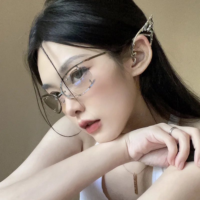 2023 New Fashion Women Sunglasses Metal Frame Cat Eye Hollow Out SunglassesHot Girl Y2K Future Feel Cyberpunk Sun Glasses Girls
2023 New Fashion Women Sunglasses Metal Frame Cat Eye Hollow Out SunglassesHot Girl Y2K Future Feel Cyberpunk Sun Glasses Girls