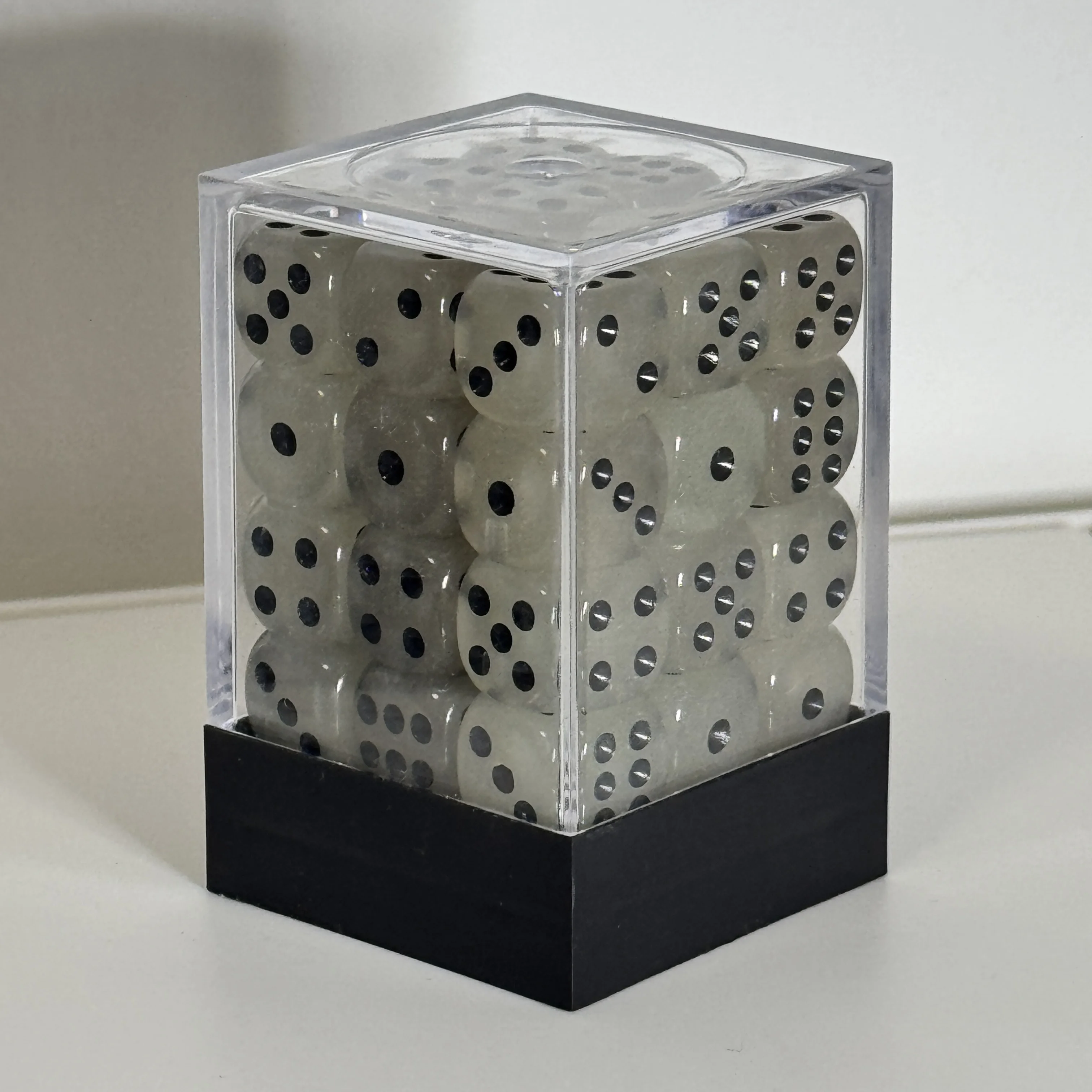 12mm D6 Glow In The Dark Small Dice 36pcs Set with Clear Display Case for RPG Board Games, Tabletop DND Accessories
12mm D6 Glow In The Dark Small Dice 36pcs Set with Clear Display Case for RPG Board Games, Tabletop DND Accessories