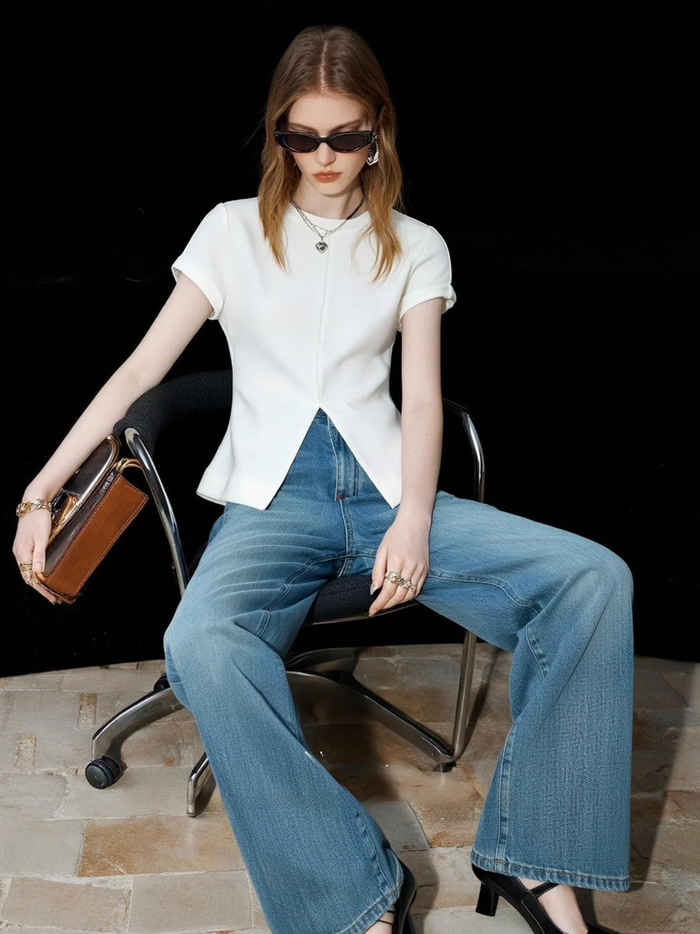 White round Neck T-Shirt Women's Summer New Style Huaappuw Design Sensation Asymmetrical Shoulder Baise Style Short Sleeve
White round Neck T-Shirt Women's Summer New Style Huaappuw Design Sensation Asymmetrical Shoulder Baise Style Short Sleeve