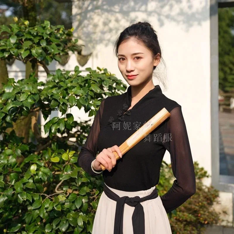 Classical dance attire, women's slim fitting black long sleeved qipao top, training suit, Chinese style ethnic dance body perfor
Classical dance attire, women's slim fitting black long sleeved qipao top, training suit, Chinese style ethnic dance body perfor