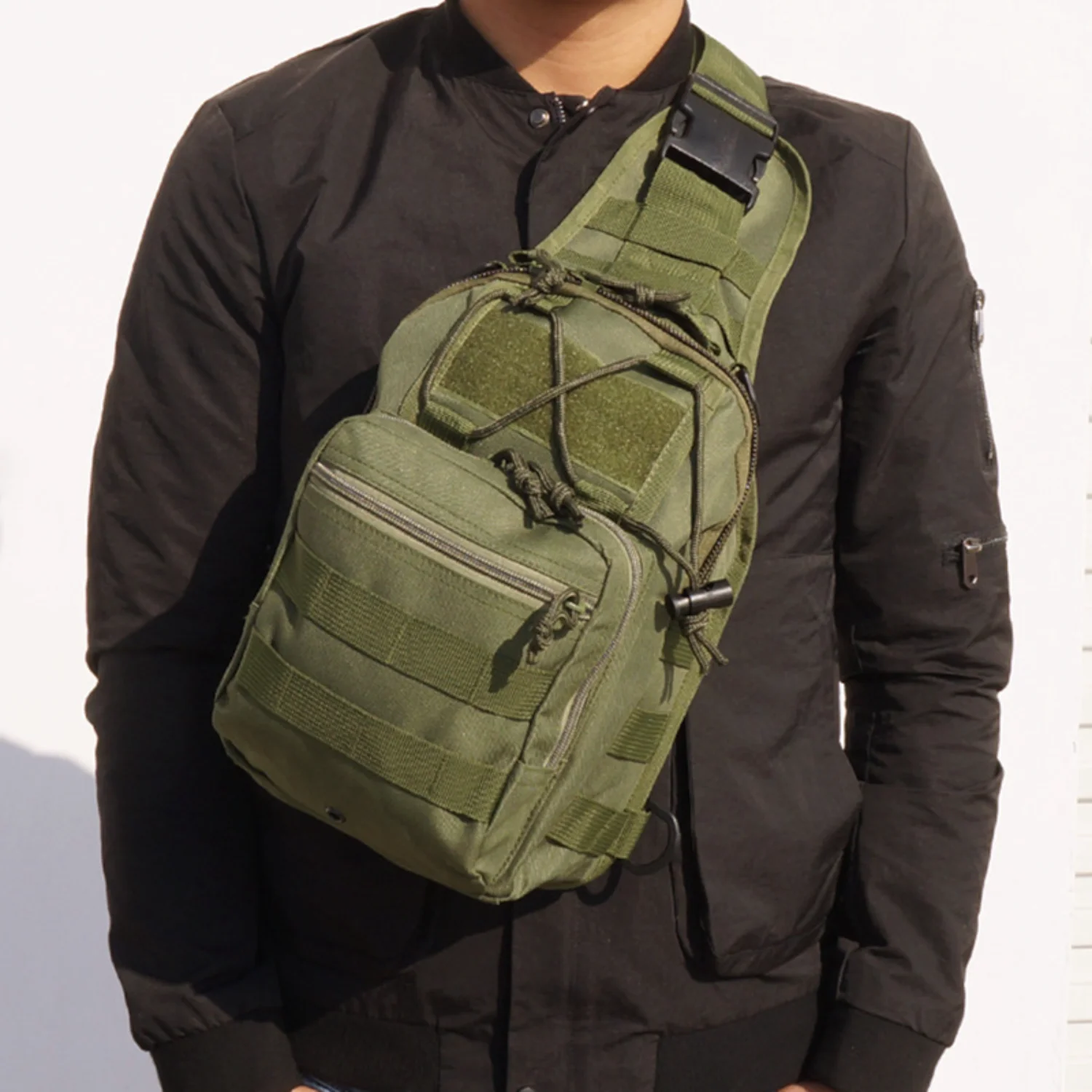 1pc Men's Nylon Climbing Shoulder Bag for Outdoor Sports Fishing Camping Hiking Travel
1pc Men's Nylon Climbing Shoulder Bag for Outdoor Sports Fishing Camping Hiking Travel