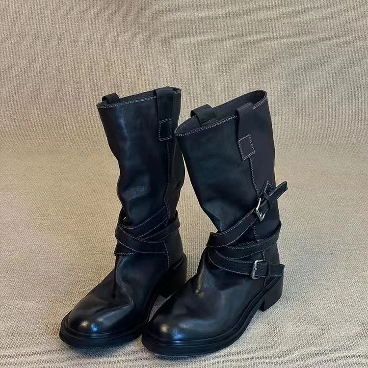 Женские мотоциклетные ботинки с металлической пряжкой, уличные высокие сапоги на толстом каблуке, широкие рыцарские сапоги, модные однотонные
Женские мотоциклетные ботинки с металлической пряжкой, уличные высокие сапоги на толстом каблуке, широкие рыцарские сапоги, модные однотонные