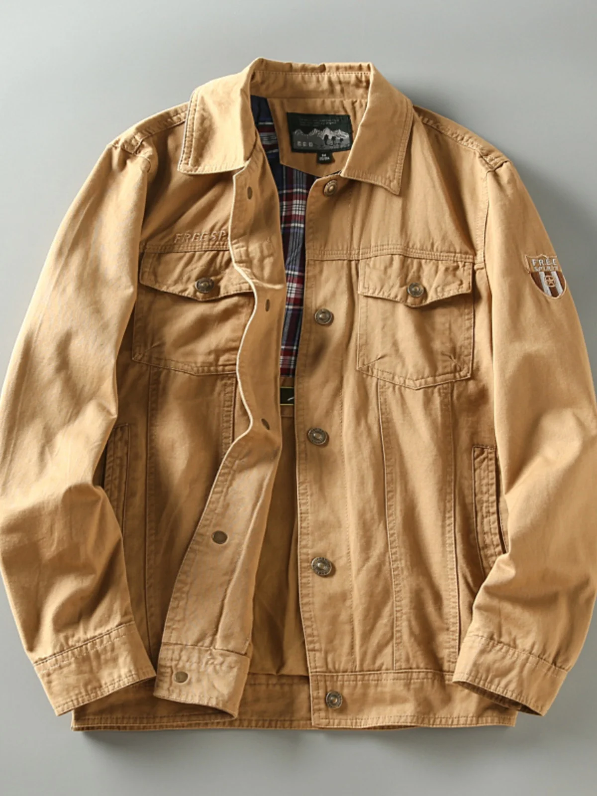 Ретро-кэжуал хлопковая клетчатая мужская куртка с модным воротником, весна-осень, новая универсальная верхняя одежда для молодежи, популярная модель с длинными рукавами
Ретро-кэжуал хлопковая клетчатая мужская куртка с модным воротником, весна-осень, новая универсальная верхняя одежда для молодежи, популярная модель с длинными рукавами