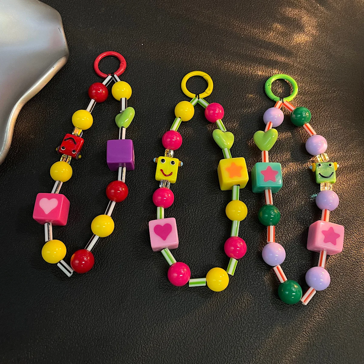 Cute Block Robot Love Bead Chain Bag Pendant DIY Bead Phone Case Hanging Rope CCD Camera Chain
Cute Block Robot Love Bead Chain Bag Pendant DIY Bead Phone Case Hanging Rope CCD Camera Chain