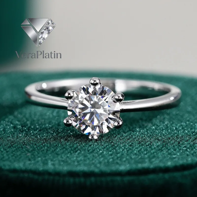 ВераПлатин Женское обручальное кольцо из белого золота 18 карат с муассанитом 0.5/0.8/1/2/3 карата VVS1 D цвета, подарок на день рождения для девушки, PT950
ВераПлатин Женское обручальное кольцо из белого золота 18 карат с муассанитом 0.5/0.8/1/2/3 карата VVS1 D цвета, подарок на день рождения для девушки, PT950