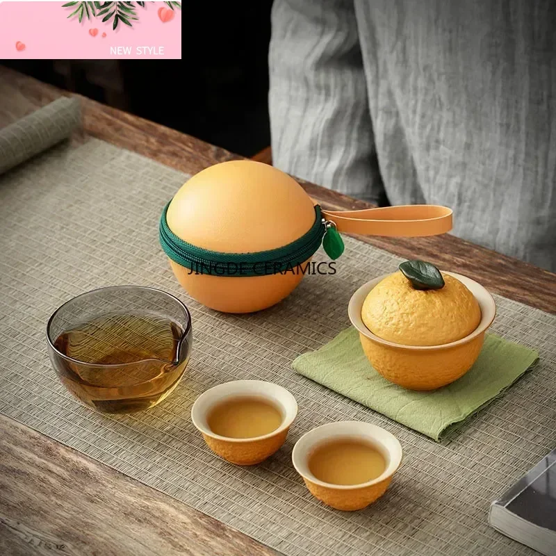 Настроить китайский чайный сервиз, керамический портативный чайник, дорожные чайные чашки Gaiwan, аксессуары для чайной церемонии, один горшок, костюм с двумя чашками
Настроить китайский чайный сервиз, керамический портативный чайник, дорожные чайные чашки Gaiwan, аксессуары для чайной церемонии, один горшок, костюм с двумя чашками