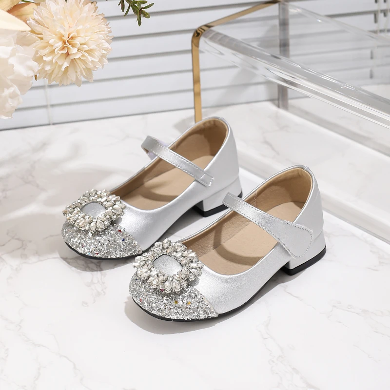 Kids Luxury Shoes Rhinestone Girls High Heels for Wedding Party Versatile Children Fashion Princess Causal Dress Leather Shoes
Kids Luxury Shoes Rhinestone Girls High Heels for Wedding Party Versatile Children Fashion Princess Causal Dress Leather Shoes