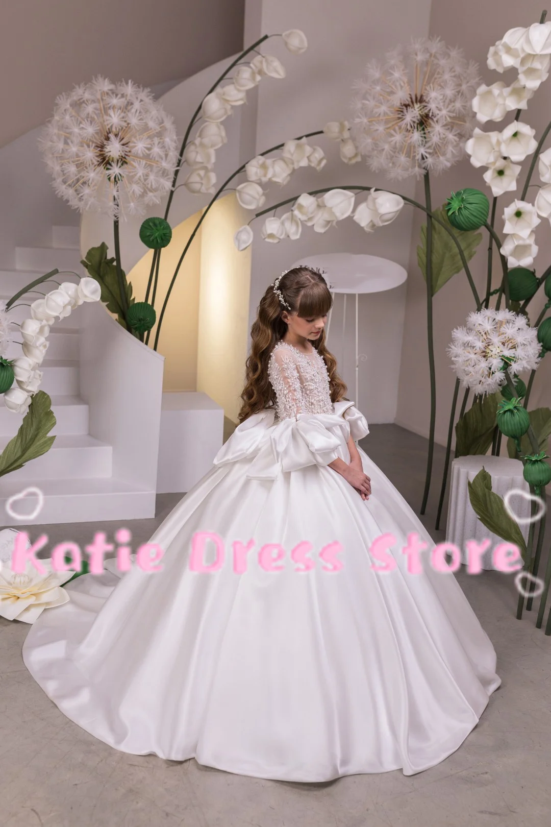White Flower Girl Dress For Wedding Satin Pearls Beading With Bow Kids Birthday Party First Communion Ball Gowns Customized
White Flower Girl Dress For Wedding Satin Pearls Beading With Bow Kids Birthday Party First Communion Ball Gowns Customized