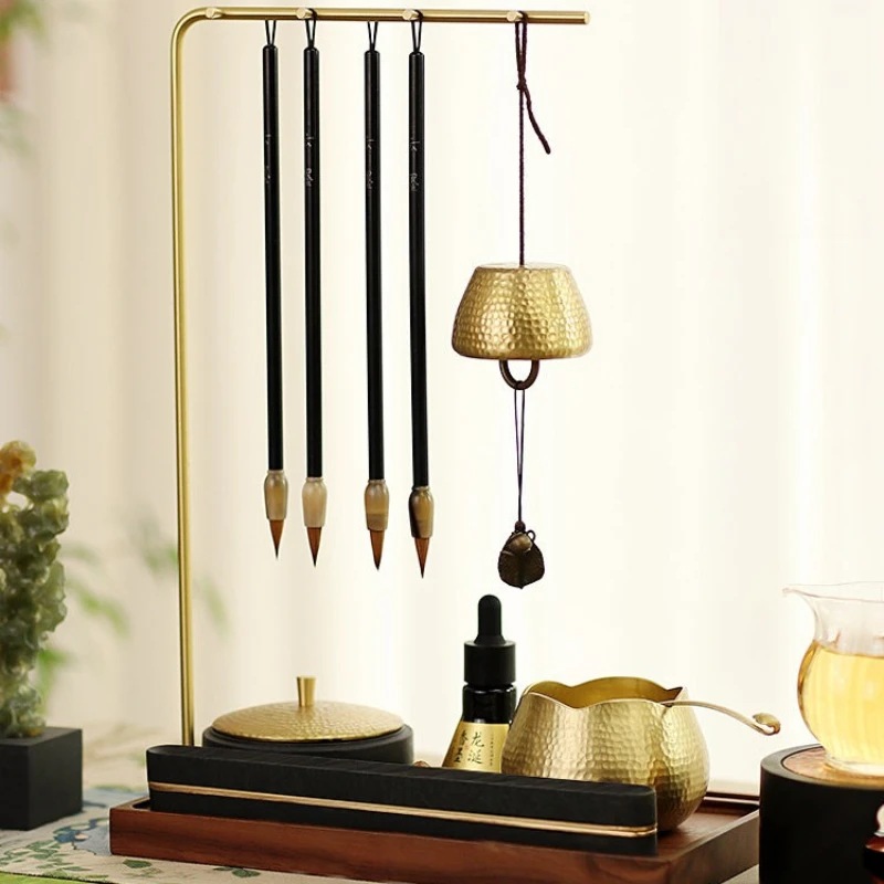 Подвесная подставка для кистей из латуни с деревянным основанием, большой вместимости, для демонстрации кистей, декор для учебного стола, подвесной L-образный органайзер
Подвесная подставка для кистей из латуни с деревянным основанием, большой вместимости, для демонстрации кистей, декор для учебного стола, подвесной L-образный органайзер