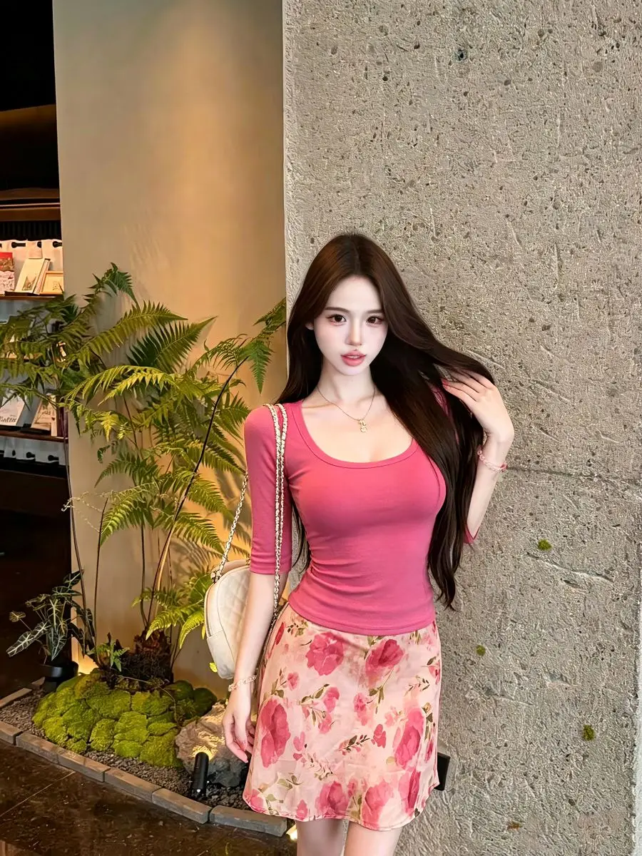 Pure Desire Style Women's Summer Outfit U-Neck Mid-Sleeve T-Shirt And High Waist Short Skirt Two-Piece Set Bodycon Design
Pure Desire Style Women's Summer Outfit U-Neck Mid-Sleeve T-Shirt And High Waist Short Skirt Two-Piece Set Bodycon Design