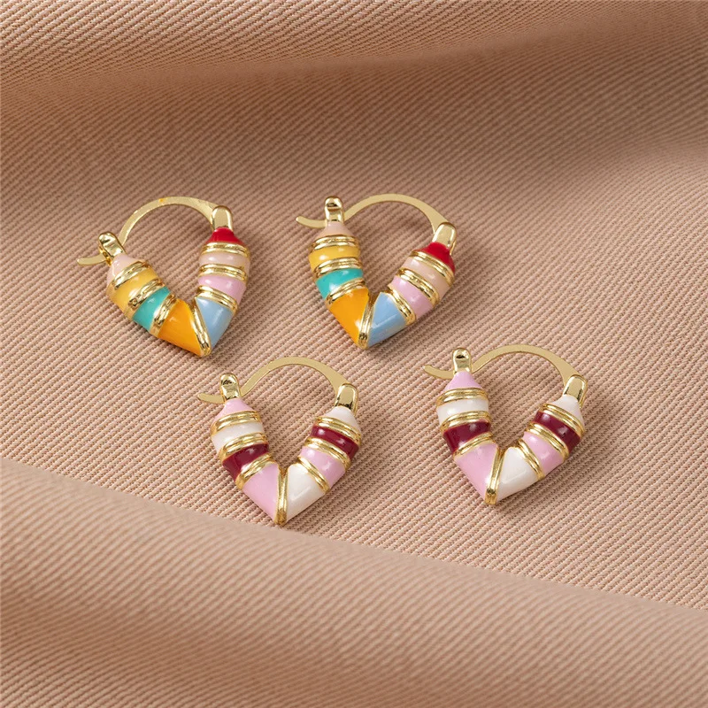Temperament Spring Rainbow Hollow Love Stud Earrings White Multi Colored Metal Line Stud Earrings for Women Graduation Gift
Temperament Spring Rainbow Hollow Love Stud Earrings White Multi Colored Metal Line Stud Earrings for Women Graduation Gift