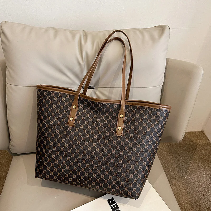 Fashion Women Handbags Classic Design Shoulder Bag Large Capacity Tote Bag Ladies Casual Commuting Bag
Fashion Women Handbags Classic Design Shoulder Bag Large Capacity Tote Bag Ladies Casual Commuting Bag