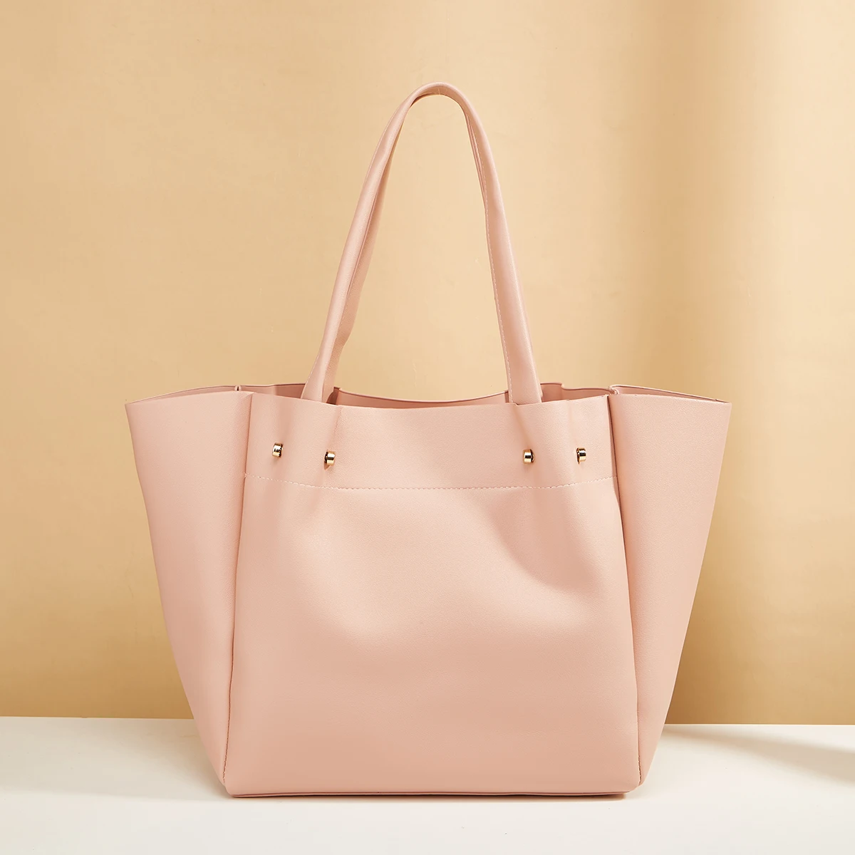 New solid color retro trend large capacity multifunctional tote bag, suitable for daily commuting and short distance travel
New solid color retro trend large capacity multifunctional tote bag, suitable for daily commuting and short distance travel