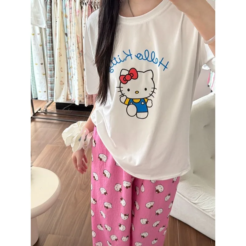 Cute cartoon Hello Kitty women's pajamas two-piece set, summer short-sleeved shorts Hello Kitty loungewear
Cute cartoon Hello Kitty women's pajamas two-piece set, summer short-sleeved shorts Hello Kitty loungewear