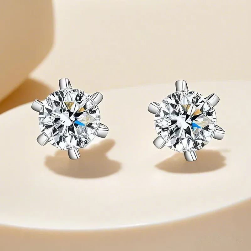S925 Silver Platinum-Plated 1CT D Color Open Back 6-Prong Moissanite Stud Earrings Fine Jewelry
S925 Silver Platinum-Plated 1CT D Color Open Back 6-Prong Moissanite Stud Earrings Fine Jewelry