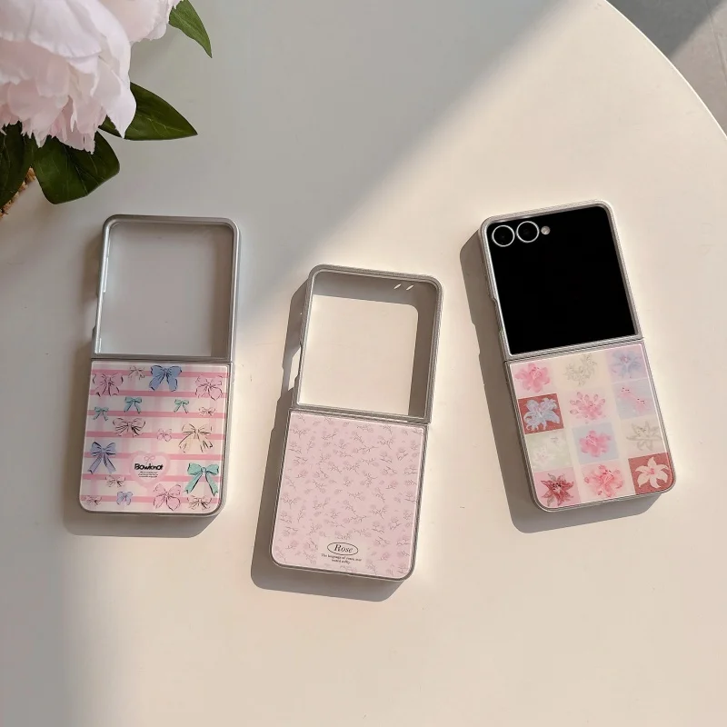 Korean Cute Bowknot Lily Flower Painting Glossy Phone Case For Samsung Z Flip 7 6 5 ZFlip5 ZFlip6 Protective Cover For Girls Cas
Korean Cute Bowknot Lily Flower Painting Glossy Phone Case For Samsung Z Flip 7 6 5 ZFlip5 ZFlip6 Protective Cover For Girls Cas