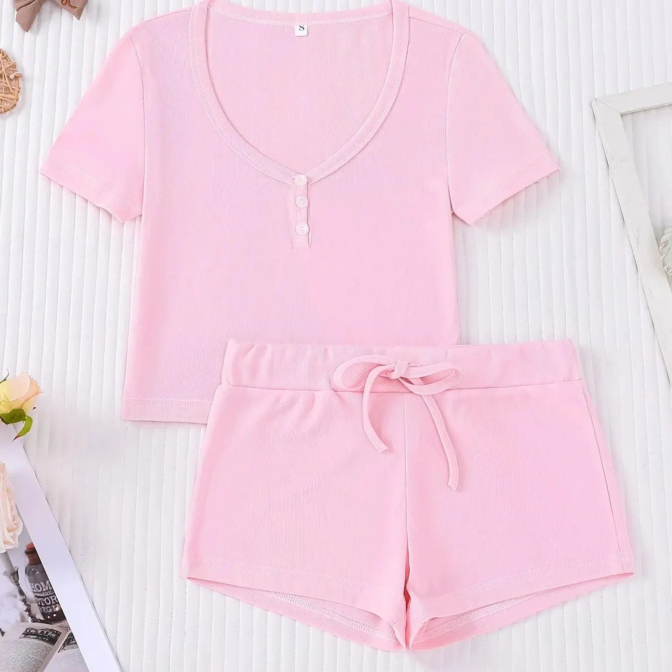 Korean Style Pink 2 Piece Pajama Set, Cropped Henley Top + High Waist Drawstring Shorts, Casual Home Wear
Korean Style Pink 2 Piece Pajama Set, Cropped Henley Top + High Waist Drawstring Shorts, Casual Home Wear