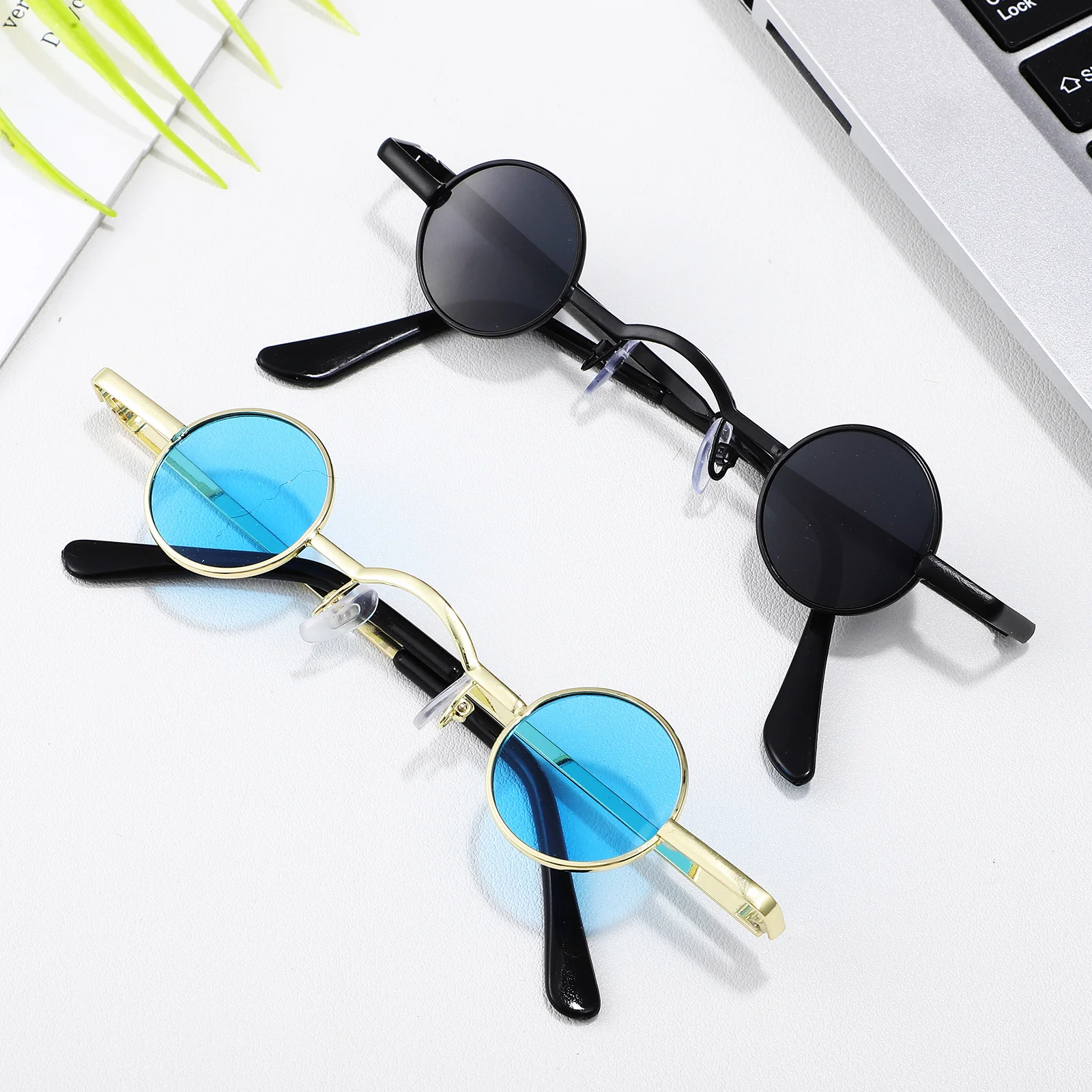 Retro Sunglasses Golden Rim Blue Lens Small Round Glasses Hip hop Punk Style Party Wedding Beach Photos
Retro Sunglasses Golden Rim Blue Lens Small Round Glasses Hip hop Punk Style Party Wedding Beach Photos