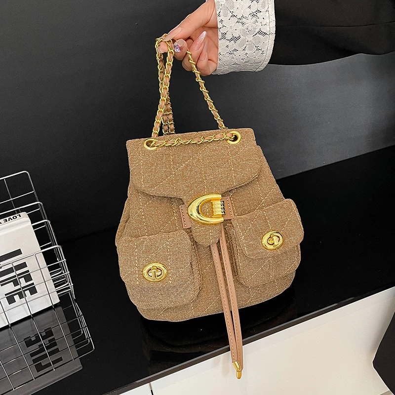 Stylish Casual Simple Vintage Fashionable Clutch Mini Bag for Leisure Women with Letter Logo
Stylish Casual Simple Vintage Fashionable Clutch Mini Bag for Leisure Women with Letter Logo