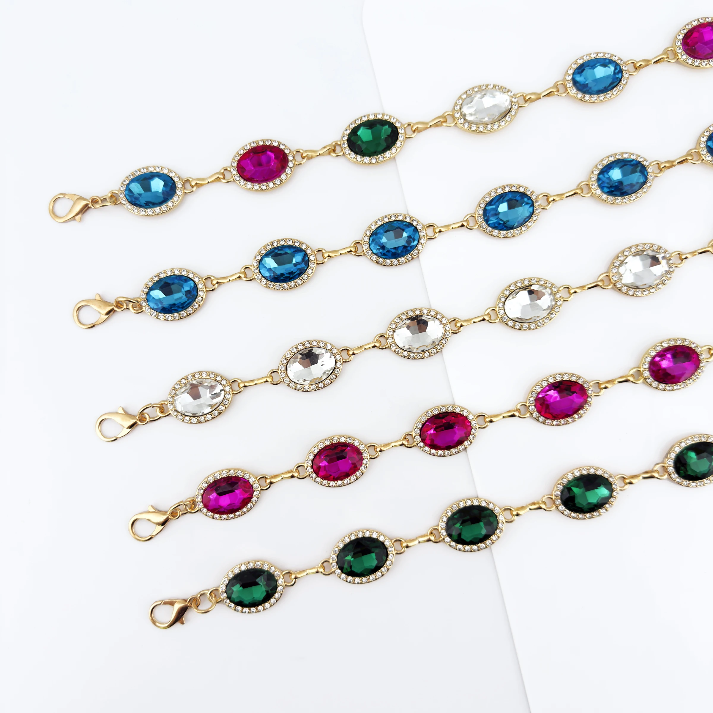 Модный инкрустированный блестящим изумрудным стеклом металлический пояс в сочетании с платьем, банкетом, одеждой для дня рождения, аксессуарами на поясную цепочку.
Модный инкрустированный блестящим изумрудным стеклом металлический пояс в сочетании с платьем, банкетом, одеждой для дня рождения, аксессуарами на поясную цепочку.