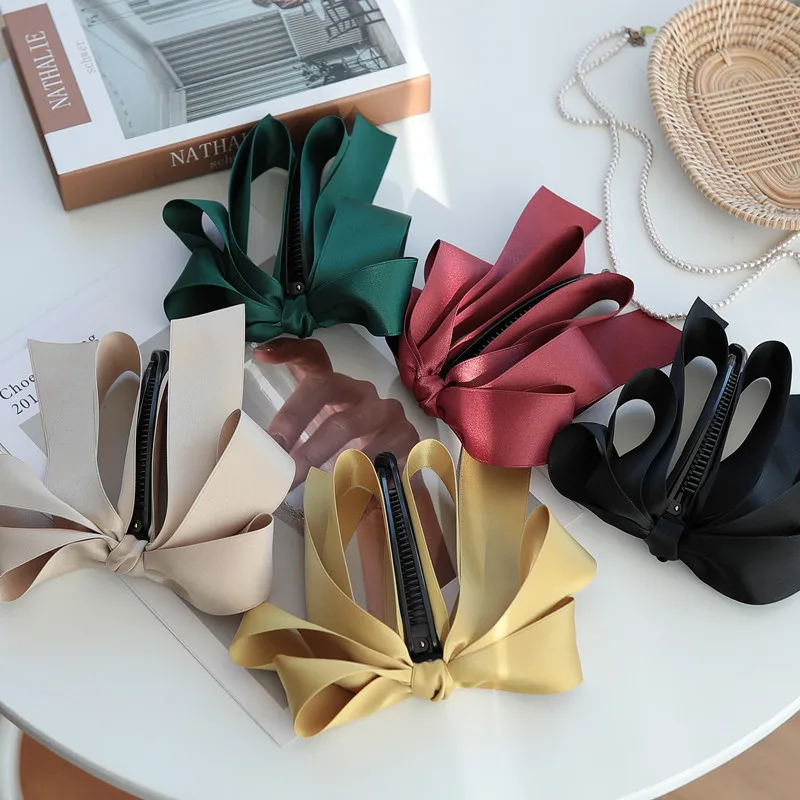1PC Satin Bow Tie High Bun Banana Clip Vertical Twist Snap Headpiece for Women Hair Accessories
1PC Satin Bow Tie High Bun Banana Clip Vertical Twist Snap Headpiece for Women Hair Accessories