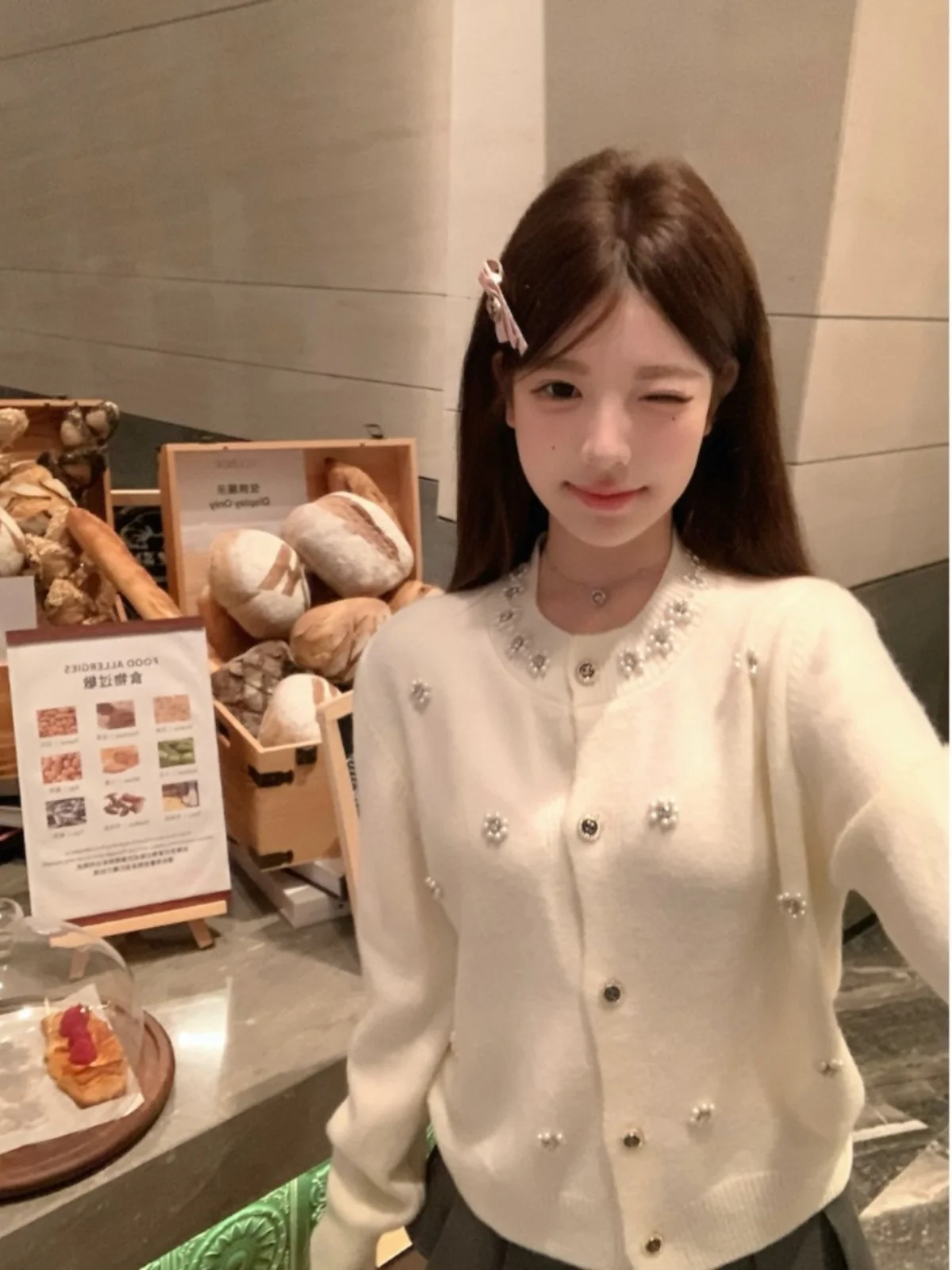 Ladies' Knitted Pearl Button Open Cardigan Loose Long Sve round Ne Autumn Winter Warm Faionable Casual Sle Sweater
Ladies' Knitted Pearl Button Open Cardigan Loose Long Sve round Ne Autumn Winter Warm Faionable Casual Sle Sweater