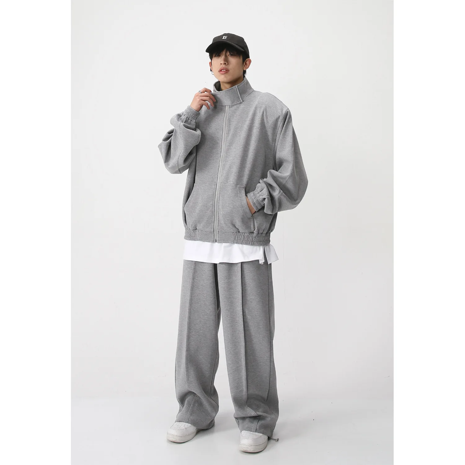 Simple Solid Color Loose Sports Two-piece, Men's Spring Leisure Stand Collar Zipper Hoodie Jacket + Elastic Waist Wide Leg Pants
Simple Solid Color Loose Sports Two-piece, Men's Spring Leisure Stand Collar Zipper Hoodie Jacket + Elastic Waist Wide Leg Pants