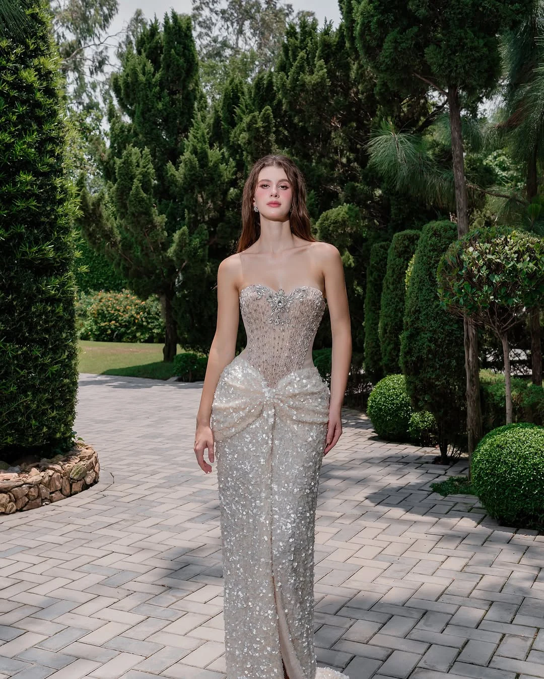 Luxury Handmade Wedding Dresses Sweetheart Rhinestone Beading Trumpet Lace Up Modern Stylish Noble Evening Party Gown Customized
Luxury Handmade Wedding Dresses Sweetheart Rhinestone Beading Trumpet Lace Up Modern Stylish Noble Evening Party Gown Customized