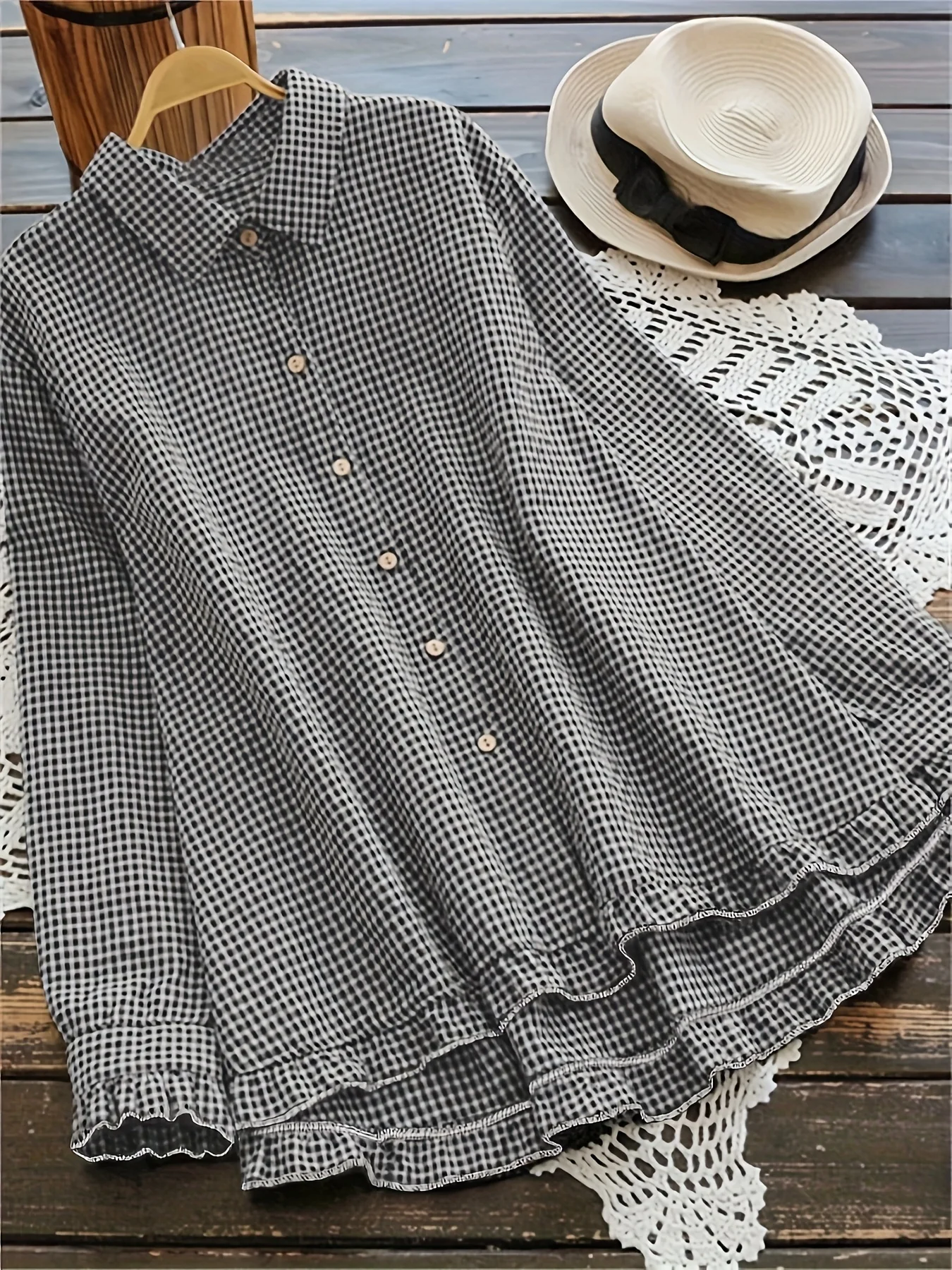 Elegant Plaid Shirt Casual Elegant Plaid Women's Shirt with Turn-Collar, Straight Button-Up, Long Sleeves, and Chic Hem
Elegant Plaid Shirt Casual Elegant Plaid Women's Shirt with Turn-Collar, Straight Button-Up, Long Sleeves, and Chic Hem