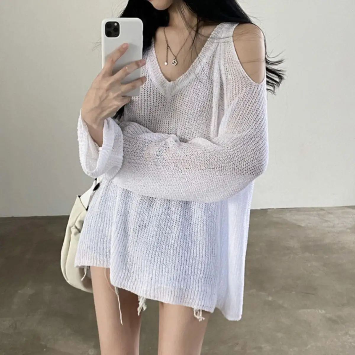 Knitted Sweater V-neck Off Shoulder Pullover Jumper Casual Sunscreen Cover Up Korean Fashion Streetwear Hollow Blouses
Knitted Sweater V-neck Off Shoulder Pullover Jumper Casual Sunscreen Cover Up Korean Fashion Streetwear Hollow Blouses