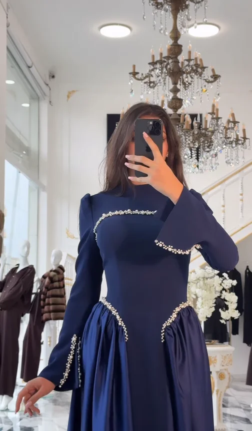 Aenyrst Customized Elegant Evening Party Dresses A-Line Halter Dark Blue Woman Formal Occasion Simply Draped Gowns فساتين
Aenyrst Customized Elegant Evening Party Dresses A-Line Halter Dark Blue Woman Formal Occasion Simply Draped Gowns فساتين