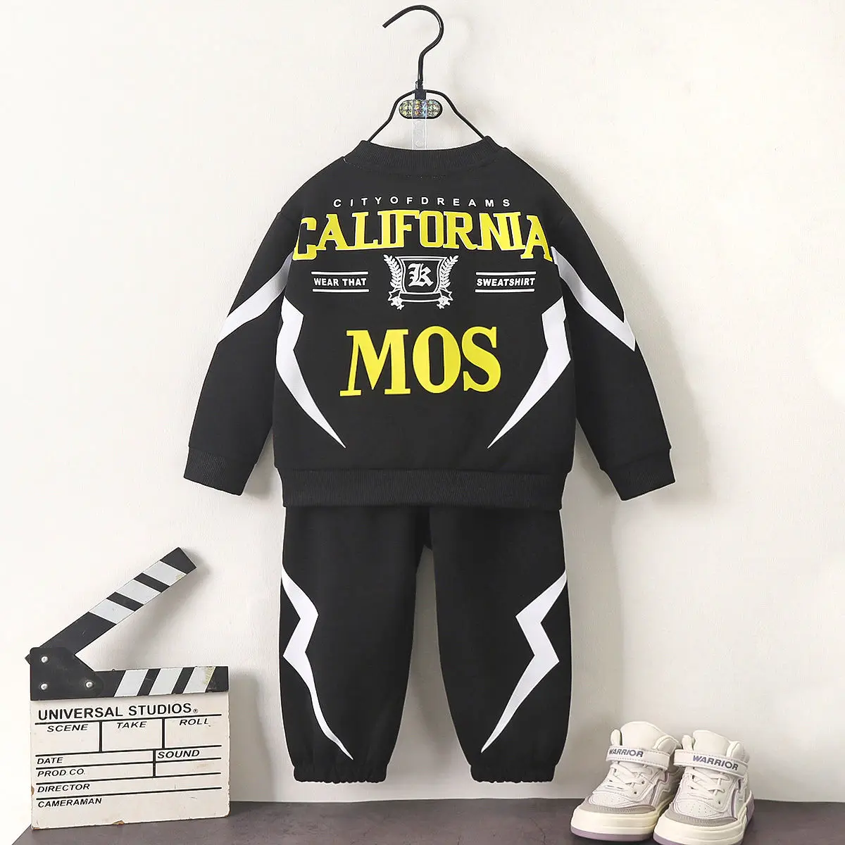 Autumn Children Boy Clothes Set Letter Printed Sweatshirts Pullover Top and Pants Trousers 2 Pieces Suit Teenage Girls Outfits
Autumn Children Boy Clothes Set Letter Printed Sweatshirts Pullover Top and Pants Trousers 2 Pieces Suit Teenage Girls Outfits
