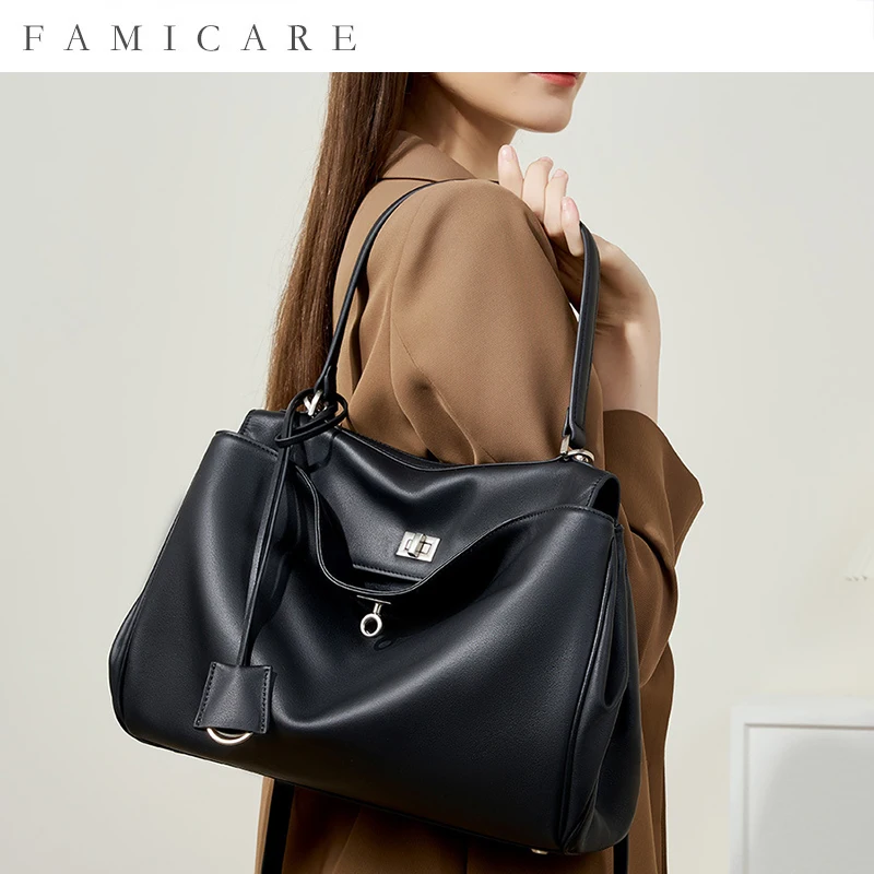 2025 New Smooth Calfskin Rodeo Tote Bag Spacious Lock Closure Single Shoulder Underarm Handheld Pack Women Commuting Handbag
2025 New Smooth Calfskin Rodeo Tote Bag Spacious Lock Closure Single Shoulder Underarm Handheld Pack Women Commuting Handbag