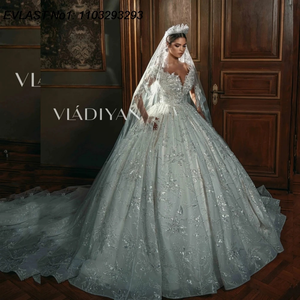 EVLAST Customized Glitter A Line Wedding Dress V Neck Shiny Lace Applique Beaded Crystal Bridal Gown Vestidos De Novia TBD167
EVLAST Customized Glitter A Line Wedding Dress V Neck Shiny Lace Applique Beaded Crystal Bridal Gown Vestidos De Novia TBD167