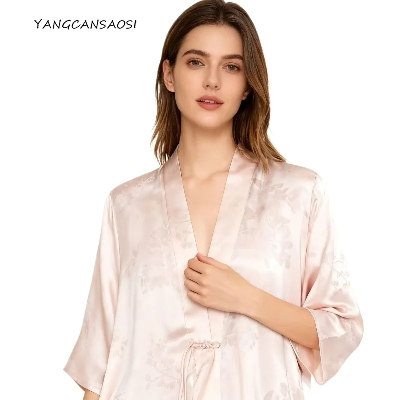 2025 Women's Fashion Clothing Cherry Blossom Pink 100% Natural Mulberry Silk Jacquard Satin Three-quarter Sleeve Cardigan
2025 Women's Fashion Clothing Cherry Blossom Pink 100% Natural Mulberry Silk Jacquard Satin Three-quarter Sleeve Cardigan