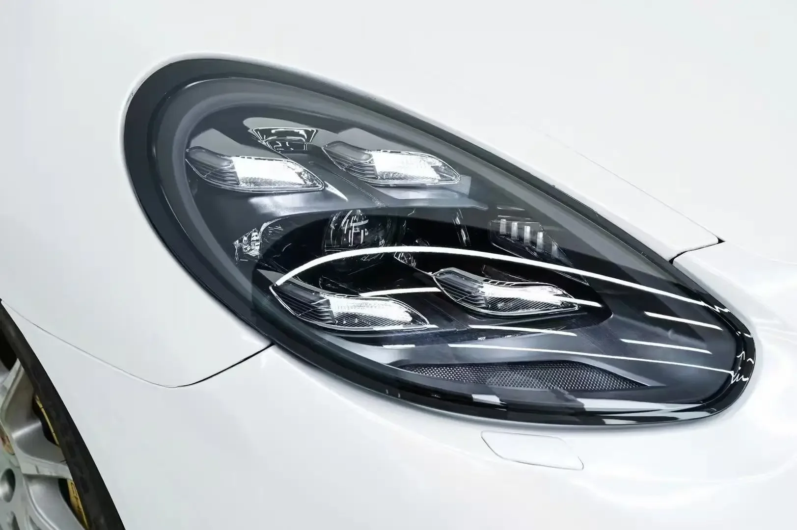 Hot Sale For for Panamera 970 2014-2016 Matrix LED Headlight Upgrade 6000k Color Temperature Plug Play Installation New Front 
Hot Sale For for Panamera 970 2014-2016 Matrix LED Headlight Upgrade 6000k Color Temperature Plug Play Installation New Front