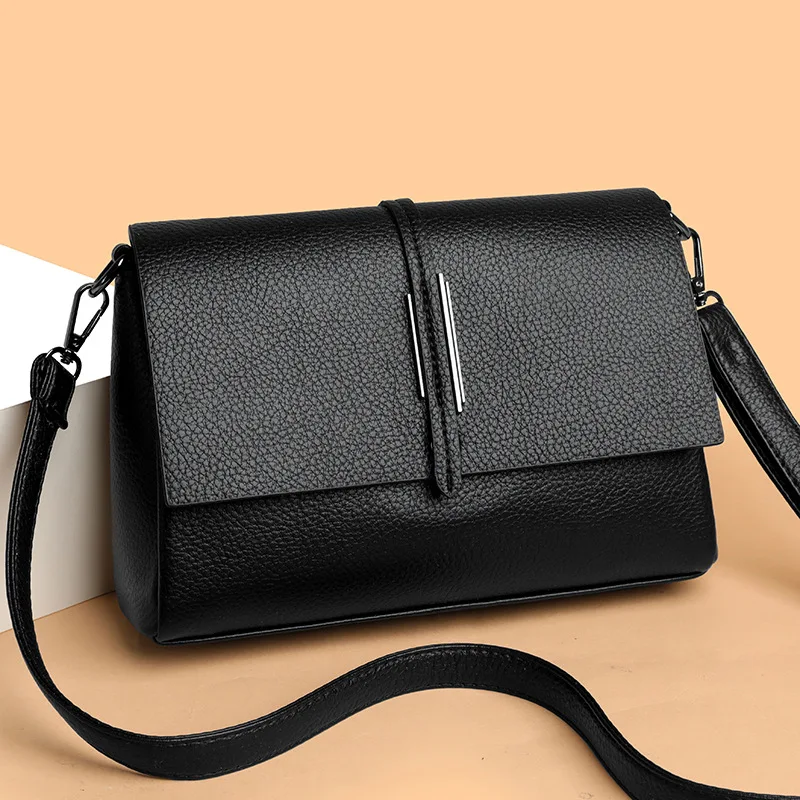 Маленькая квадратная сумка из мягкой кожи в стиле ретро. Универсальная и модная сумка через плечо, высококачественные женские сумки через плечо большой вместимости.
Маленькая квадратная сумка из мягкой кожи в стиле ретро. Универсальная и модная сумка через плечо, высококачественные женские сумки через плечо большой вместимости.