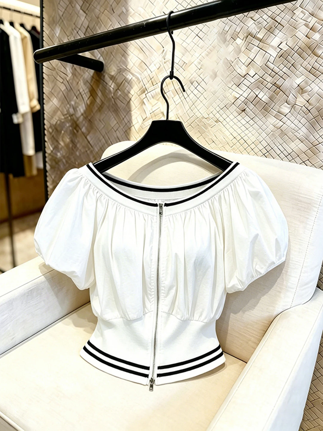 Summer 2026 Women's Zipper Short Sleeve Bubble Sleeve round Neck Shirt Slim Fit Sweet Gentle Style Korean System Top
Summer 2026 Women's Zipper Short Sleeve Bubble Sleeve round Neck Shirt Slim Fit Sweet Gentle Style Korean System Top