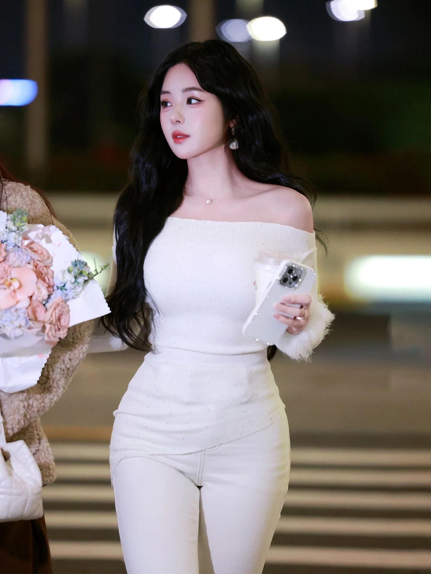 Cute Face Hero Dr cher Girl Knitted Woolen One-oulder Base Top Women's Faion Autumn Winter French Sle Slim Fit
Cute Face Hero Dr cher Girl Knitted Woolen One-oulder Base Top Women's Faion Autumn Winter French Sle Slim Fit