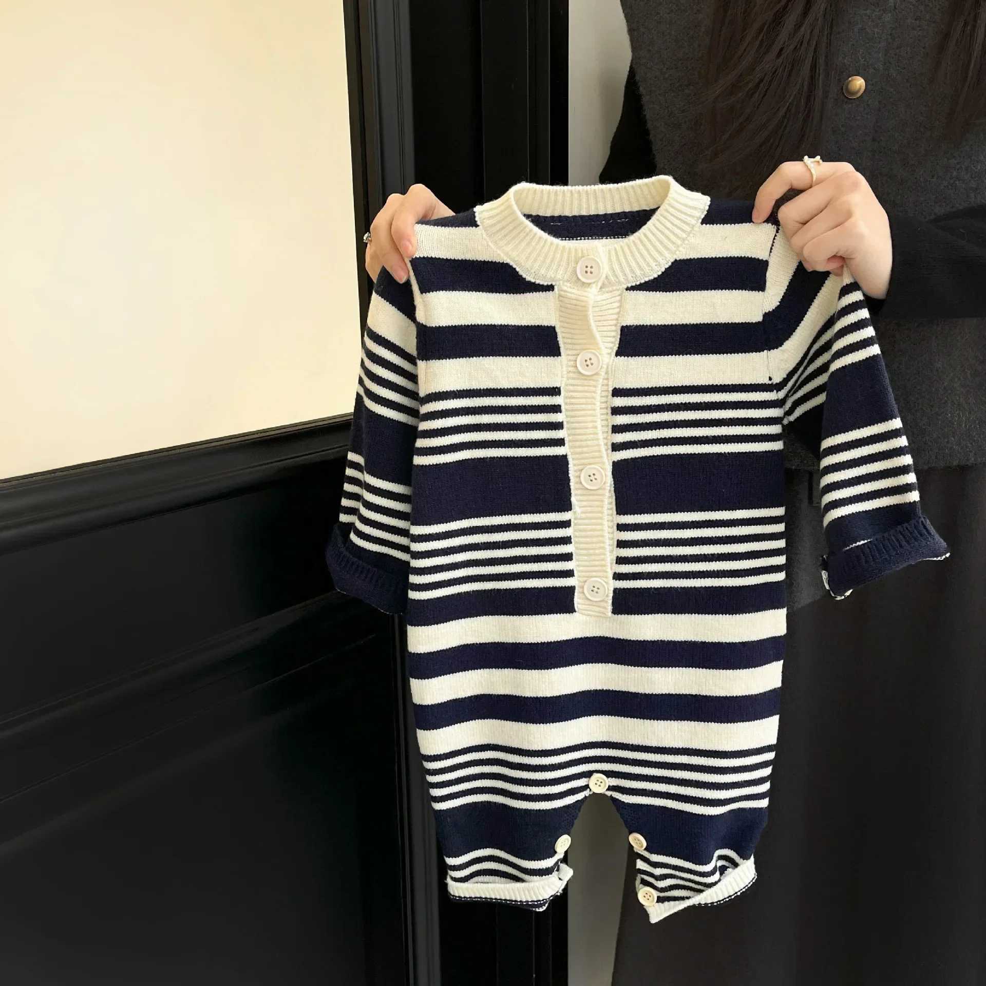 2024 Spring Fashion Newborn Striped Knitting Cardigan Long Sleeve Jumpsuit Girl Children Casual Romper Cotton Boy Baby One-piece
2024 Spring Fashion Newborn Striped Knitting Cardigan Long Sleeve Jumpsuit Girl Children Casual Romper Cotton Boy Baby One-piece