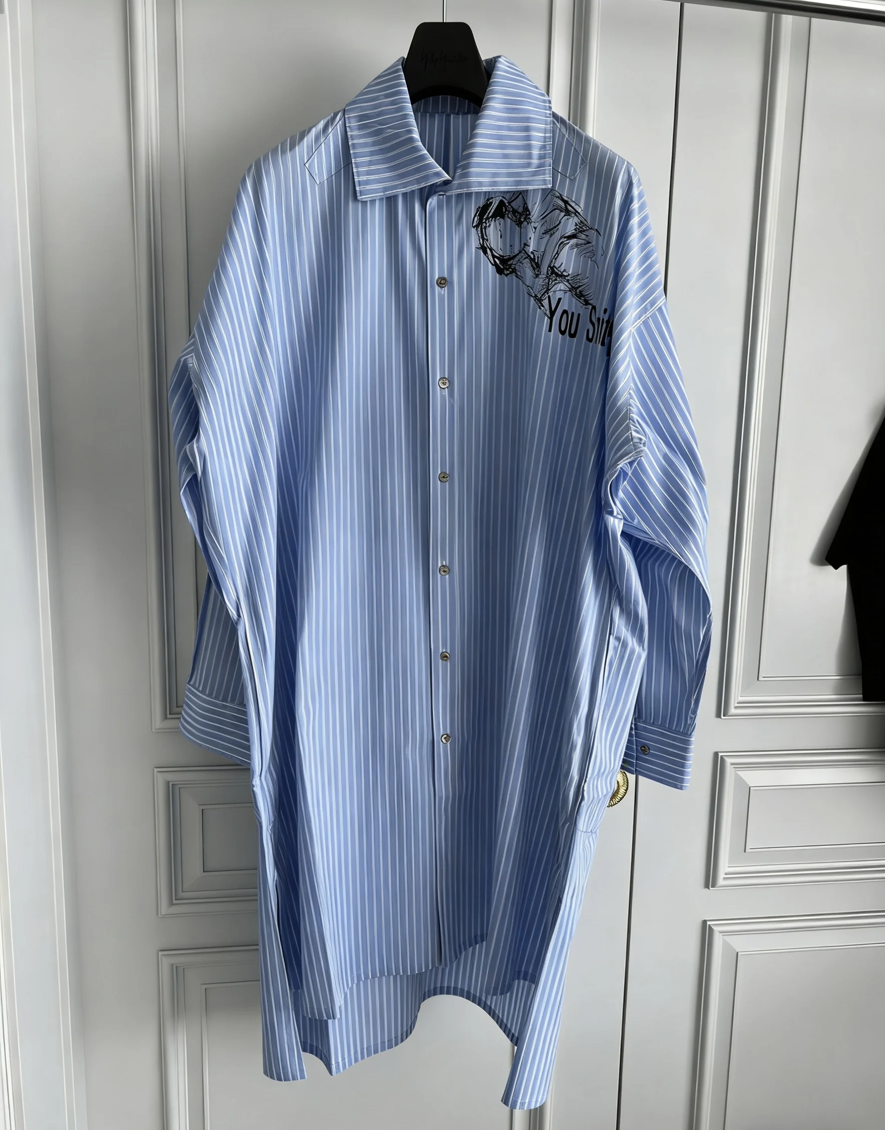 TOP-YAMAMOTO original design blue and white striped sketch print pure cotton poplin shirt fine cotton
TOP-YAMAMOTO original design blue and white striped sketch print pure cotton poplin shirt fine cotton