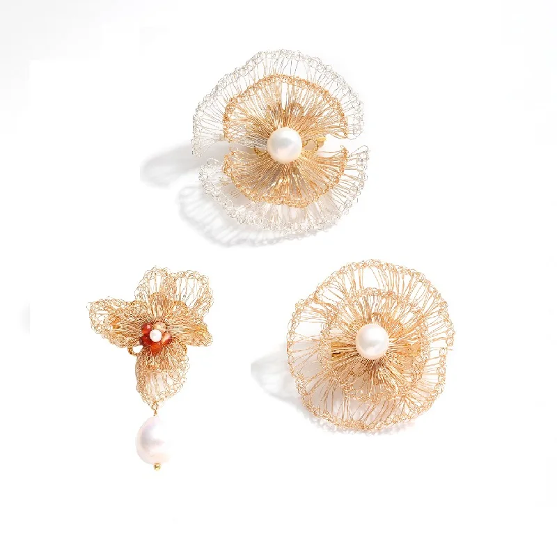 Luxury Copper Wire Handmade Flower Brooch,Elegant Metal Brooch pin for Men and Women's Clothing Accessories
Luxury Copper Wire Handmade Flower Brooch,Elegant Metal Brooch pin for Men and Women's Clothing Accessories