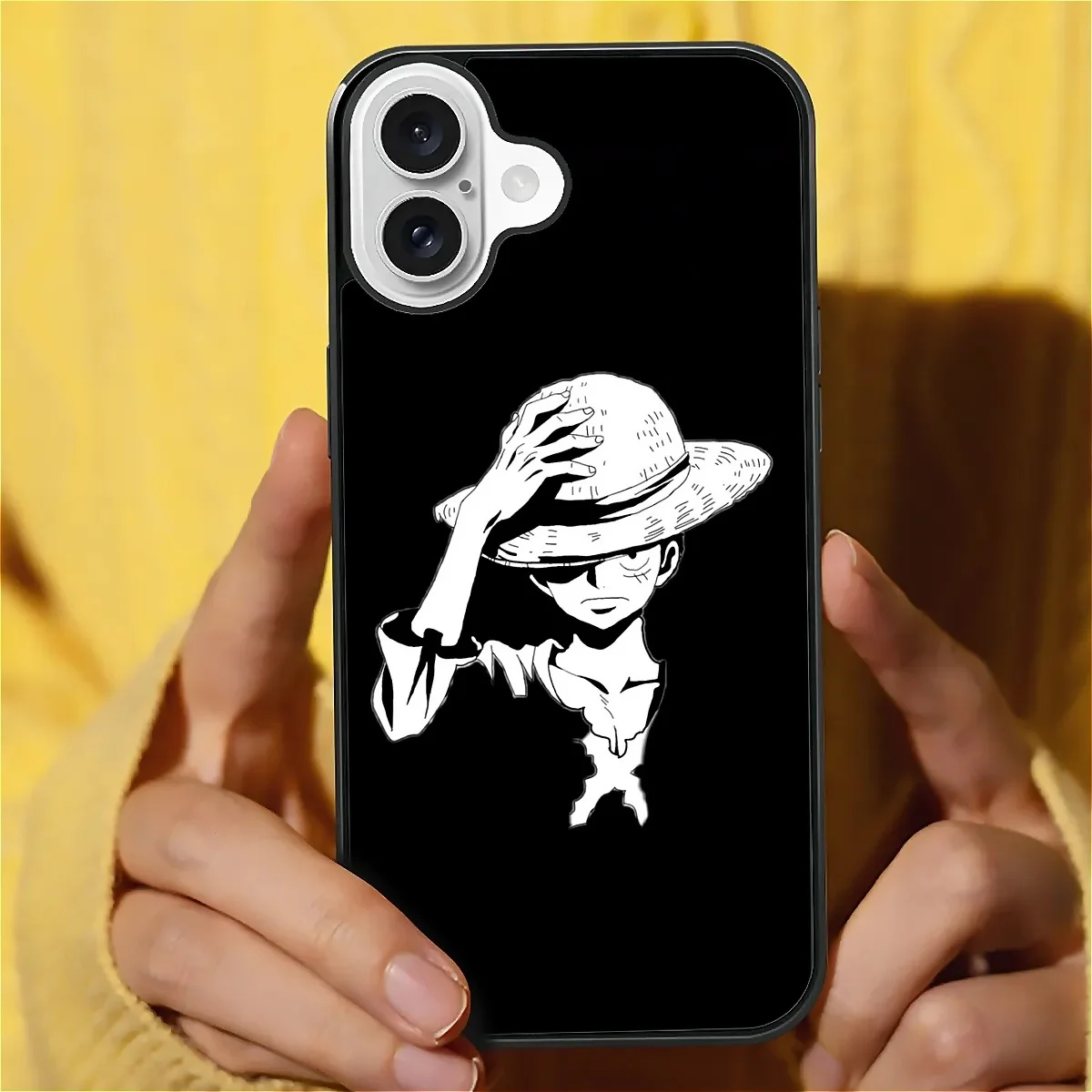High-end anti-drop case, suitable for iPhone, anime theme, support wireless charging.
High-end anti-drop case, suitable for iPhone, anime theme, support wireless charging.