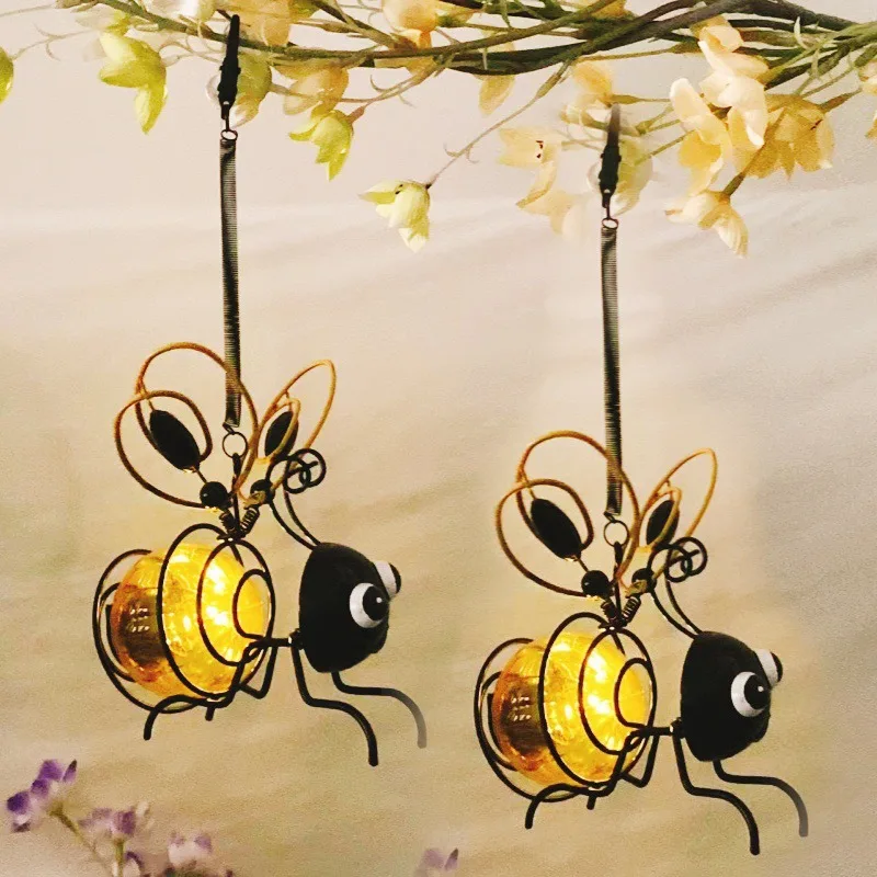 Hanging Bee Solar Garden Lights,Outdoor Statues Figurine Lights Decorations for Patio Balcony Yard Ornament Housewarming(2 pcs)
Hanging Bee Solar Garden Lights,Outdoor Statues Figurine Lights Decorations for Patio Balcony Yard Ornament Housewarming(2 pcs)