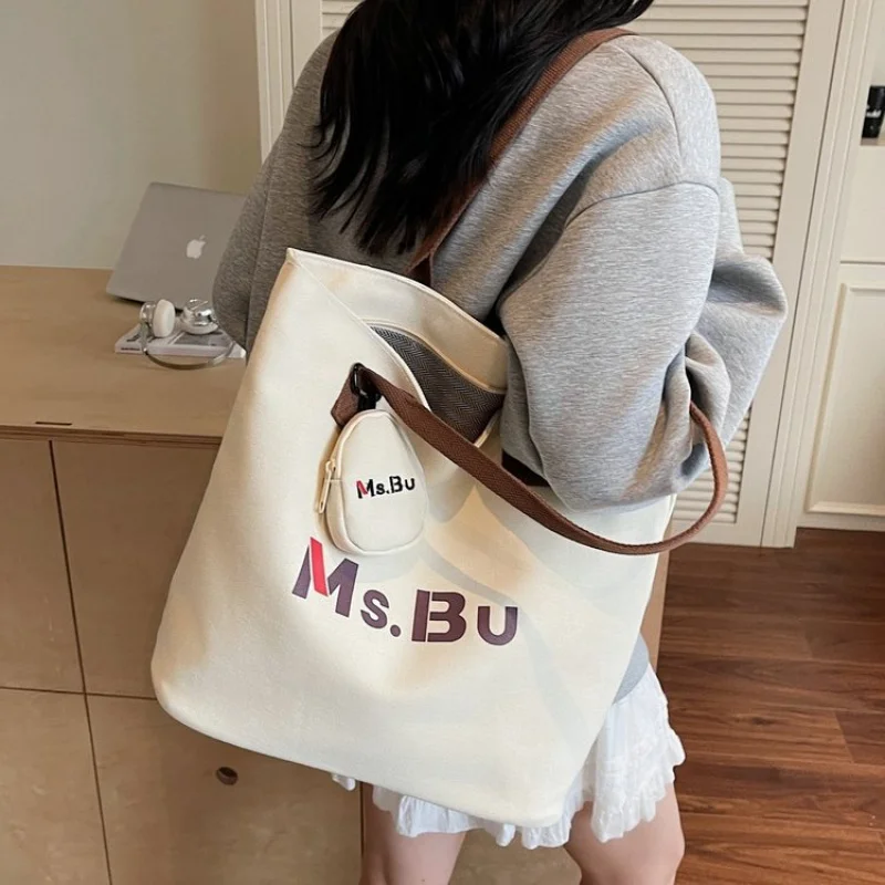Elegant Minimalist Unique Crossbody Bag Women's Casual Simple Vintage Fashionable Trendy Paris Inspired
Elegant Minimalist Unique Crossbody Bag Women's Casual Simple Vintage Fashionable Trendy Paris Inspired